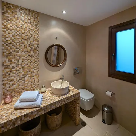 Spacious Family With Outdoor Cinema & Sea View Vila